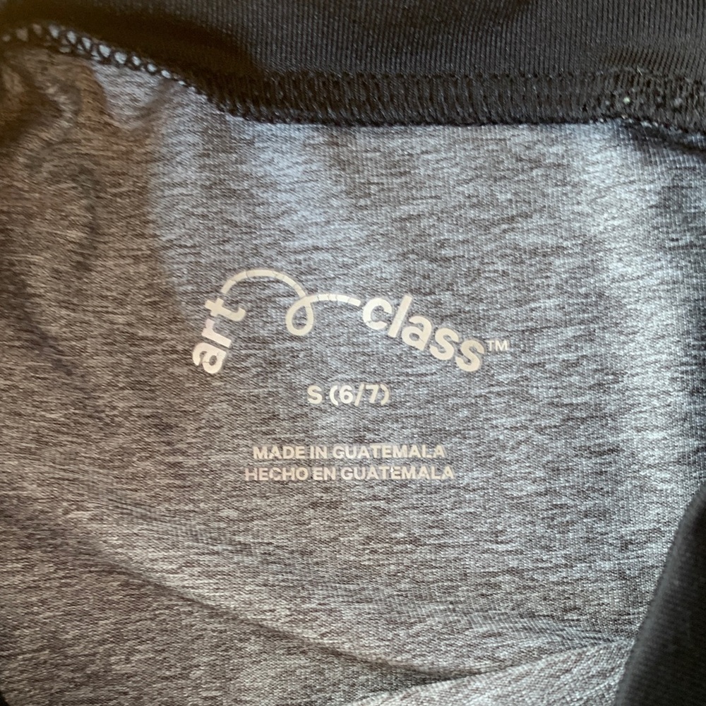 Art Class Rash Guard - size Small (6-7) - Picture 3 of 4